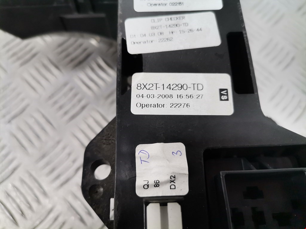 Датчик уровня в бачок омывателя JAGUAR XF X250 2007-2015