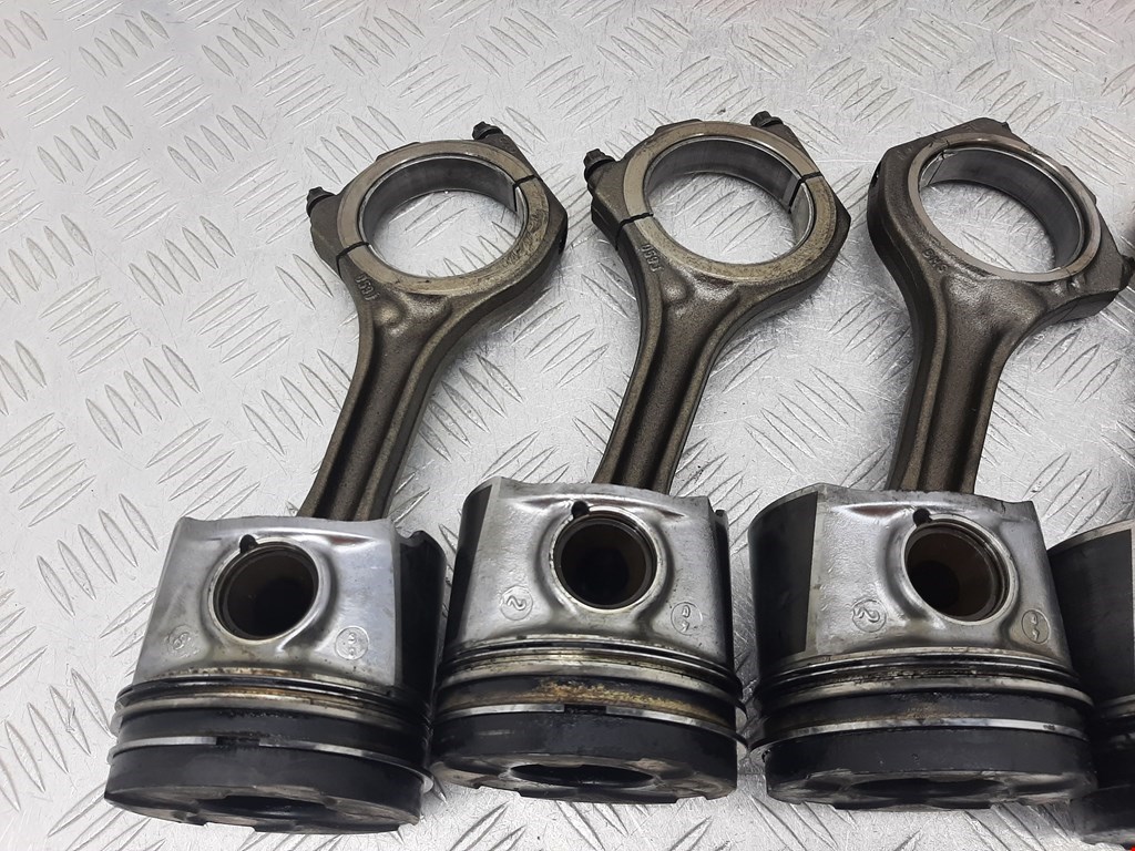 Поршень с шатуном AUDI A4 B6 2001-2005