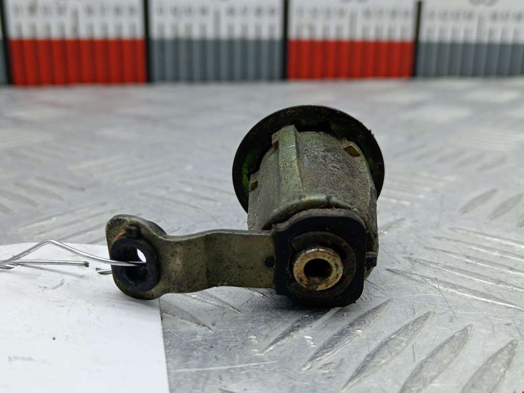 Вставка замка багажника PEUGEOT Partner 1996-2009