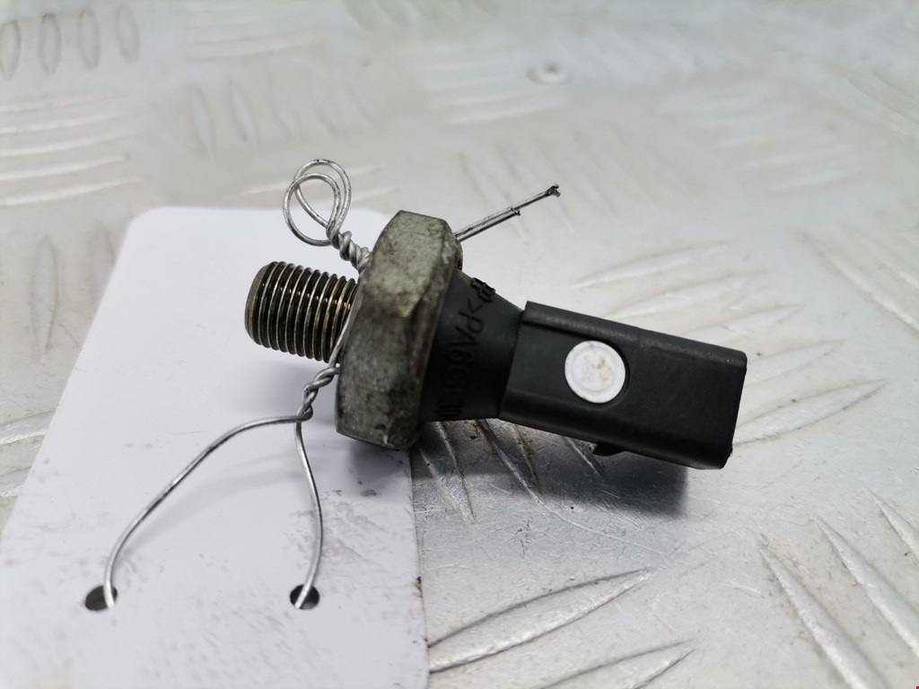 Датчик давления масла VOLKSWAGEN Golf IV 1997-2003