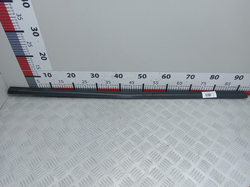 Накладка декоративная (молдинг) стекла двери задней правой SsangYong Rexton 1 (Y200) (2001-2006)