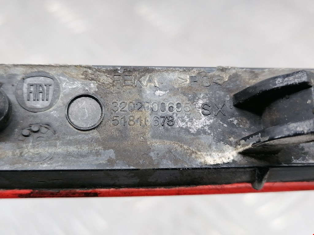 Отражатель в бампер задний левый OPEL Combo D 2011-2017