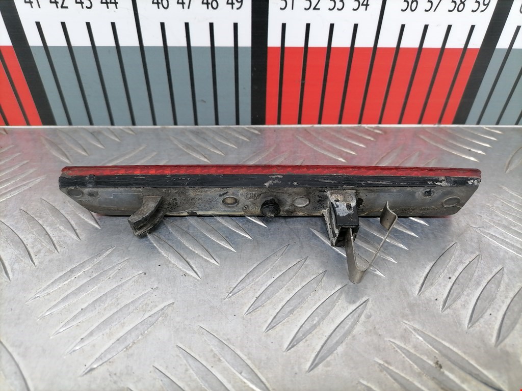 Отражатель в бампер задний правый OPEL Combo D 2011-2017