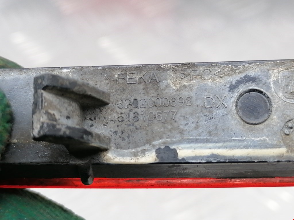 Отражатель в бампер задний правый OPEL Combo D 2011-2017