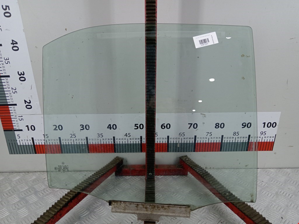 Стекло двери заднее правое MERCEDES-BENZ C-Class C-klasse W202 1993-2000