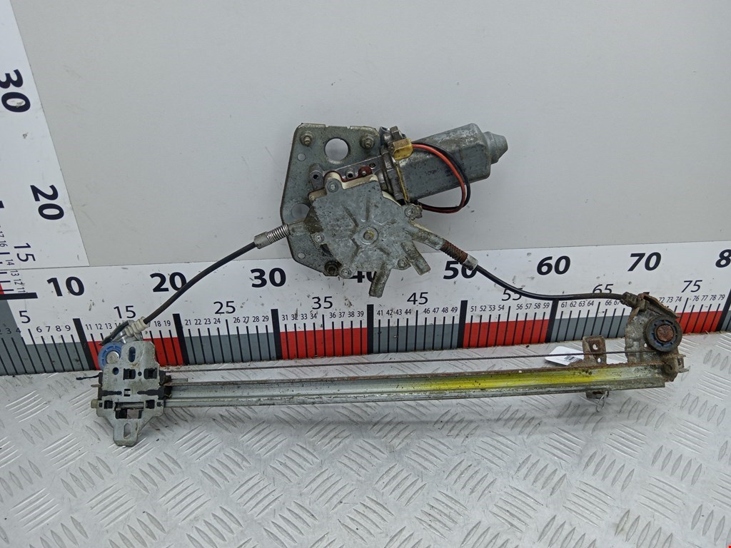 Стеклоподъемник задний правый SAAB 9000 1984-1991