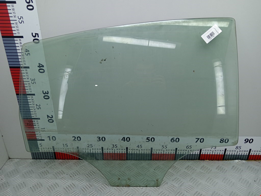 Стекло двери заднее правое SEAT Leon 2005-2012