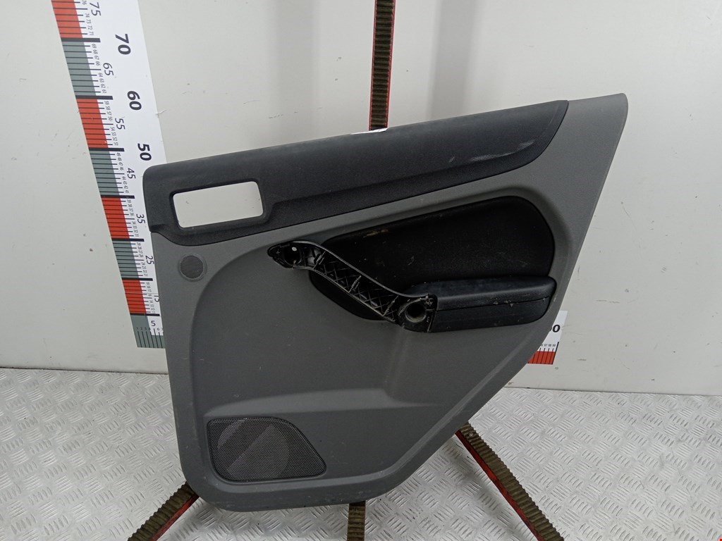 Обшивка двери задняя правая FORD Focus II 2005-2011