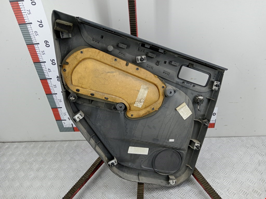 Обшивка двери задняя правая FORD Focus II 2005-2011