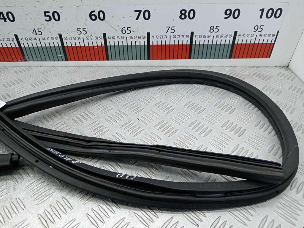 Уплотнитель (наружный) RENAULT Kangoo 1997-2008