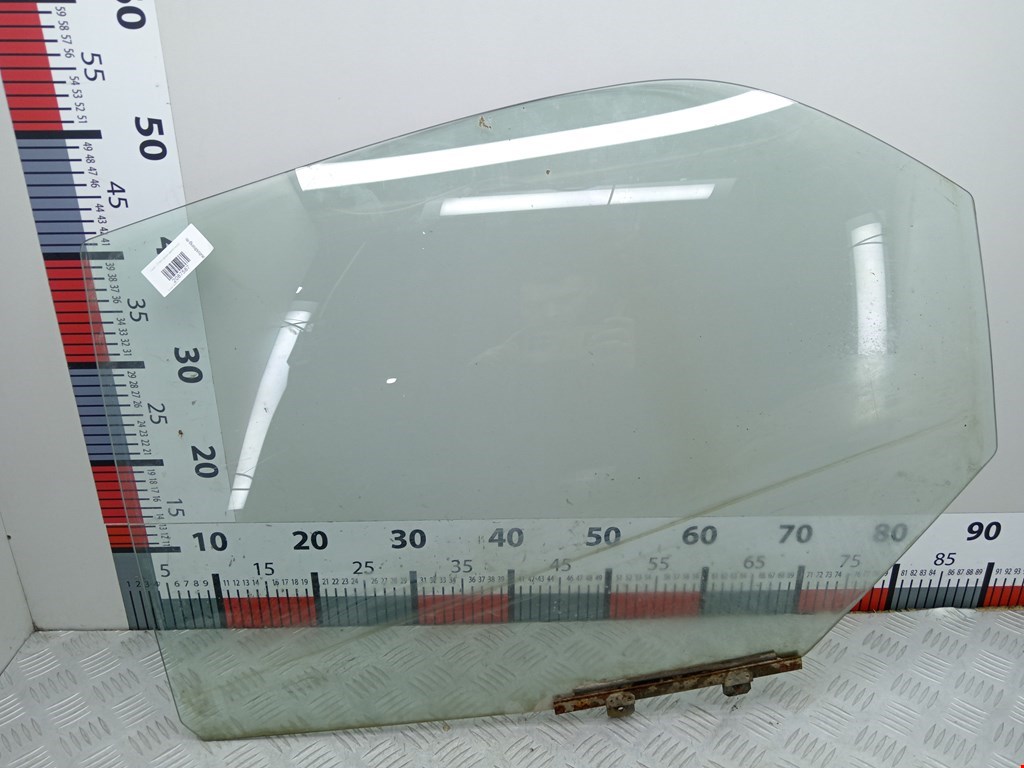 Стекло двери заднее левое SUZUKI Baleno 1995-2002