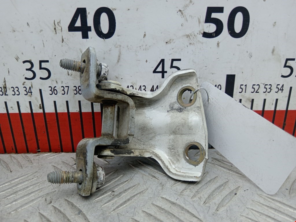 Петля двери задней правой Mitsubishi Galant 8 (1996-2006)