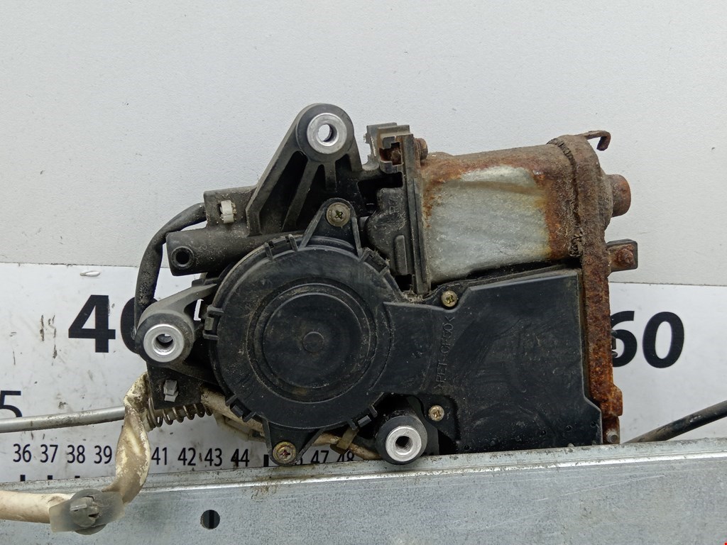 Стеклоподъемник задний правый MITSUBISHI Galant VIII 1996-2006