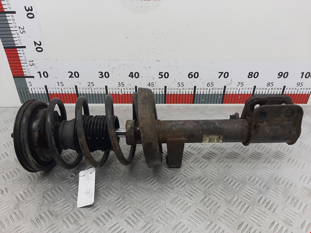 Стойка амортизатора переднего правого Opel Omega B (1994-2004)