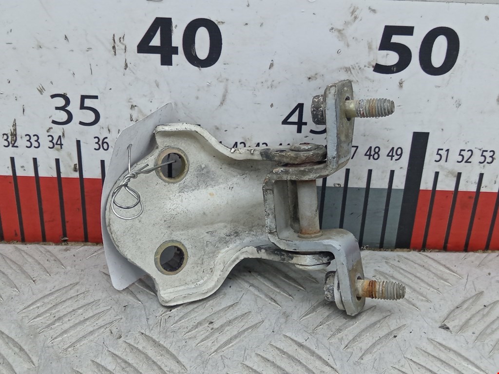 Петля двери задней правой Mitsubishi Galant 8 (1996-2006)