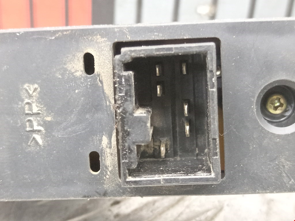 Кнопка стеклоподъемника MITSUBISHI Galant VIII 1996-2006