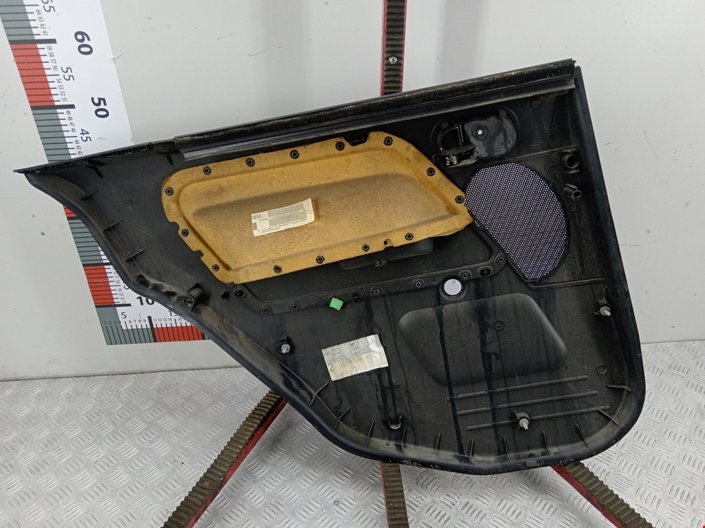 Обшивка двери задняя правая FORD Fusion 2002-2012