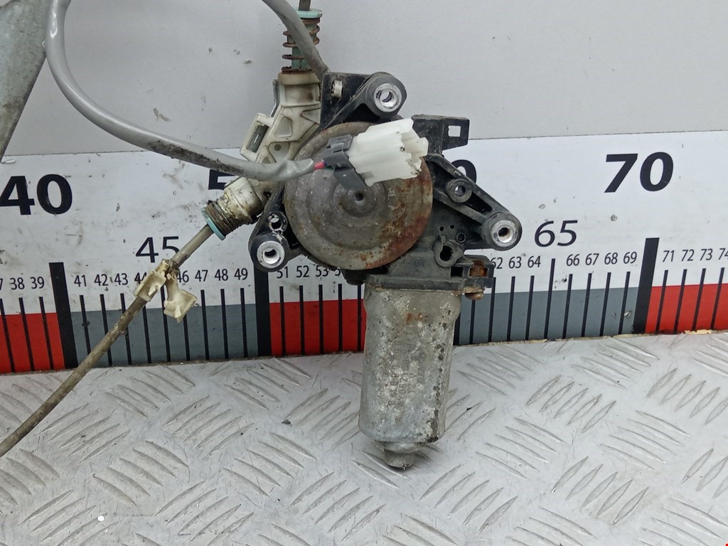 Стеклоподъемник задний правый MITSUBISHI Galant VIII 1996-2006