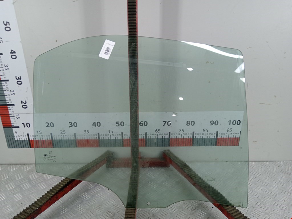 Стекло двери заднее правое PEUGEOT 406 1995-1999