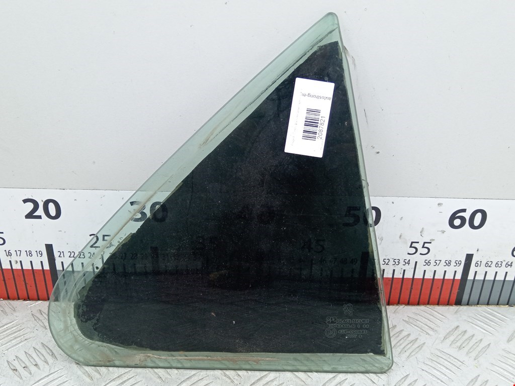 Стекло двери задней правой (форточка) Peugeot 406 (1995-2005)