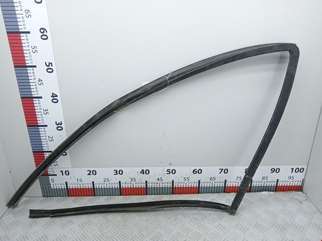 Уплотнитель (внутри) FORD Expedition 1996-2003