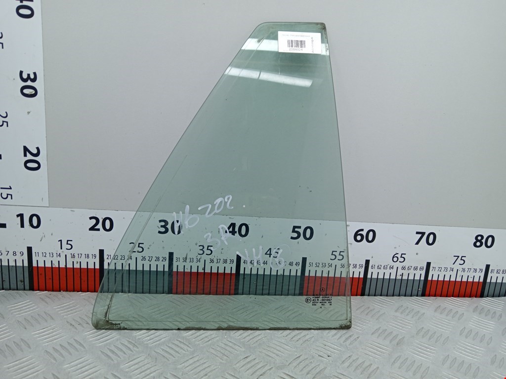 Стекло двери заднее правое MERCEDES-BENZ C-Class C-klasse W202 1993-2000