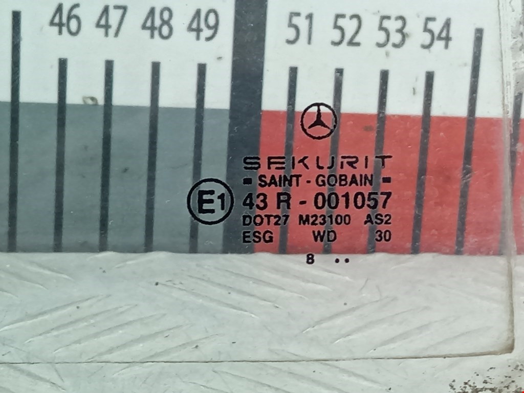 Стекло двери заднее правое MERCEDES-BENZ C-Class C-klasse W202 1993-2000