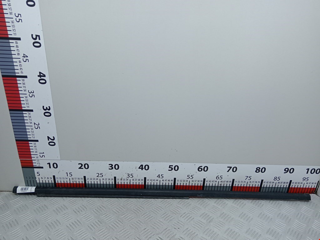 Накладка декоративная (молдинг) стекла двери задней правой Mercedes C-Class (W202) (1993-2001)