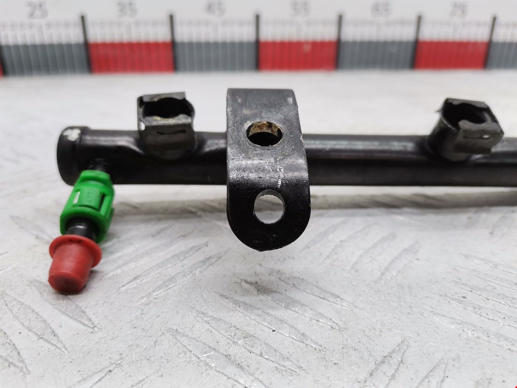 Рампа топливная (рейка) CHRYSLER Voyager III GS 1995-2000