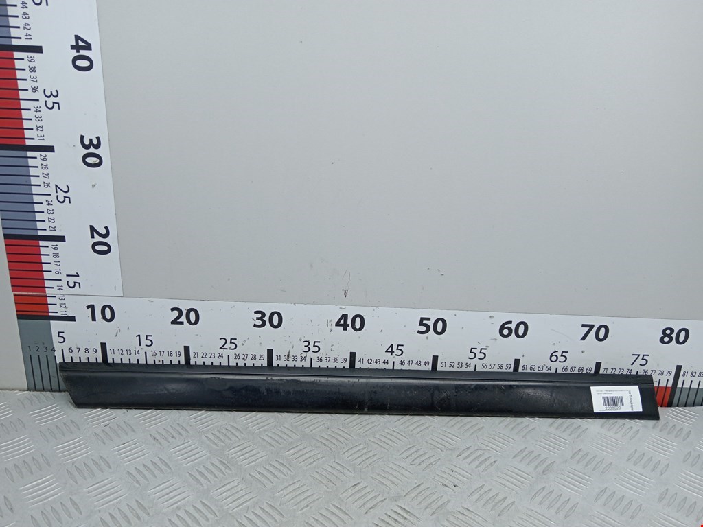 Накладка декоративная (молдинг) двери задней правой Mercedes C-Class (W202) (1993-2001)