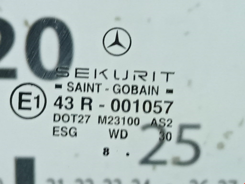 Стекло двери заднее правое MERCEDES-BENZ C-Class C-klasse W202 1993-2000