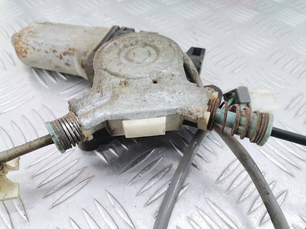 Стеклоподъемник задний правый MITSUBISHI Galant VIII 1996-2006