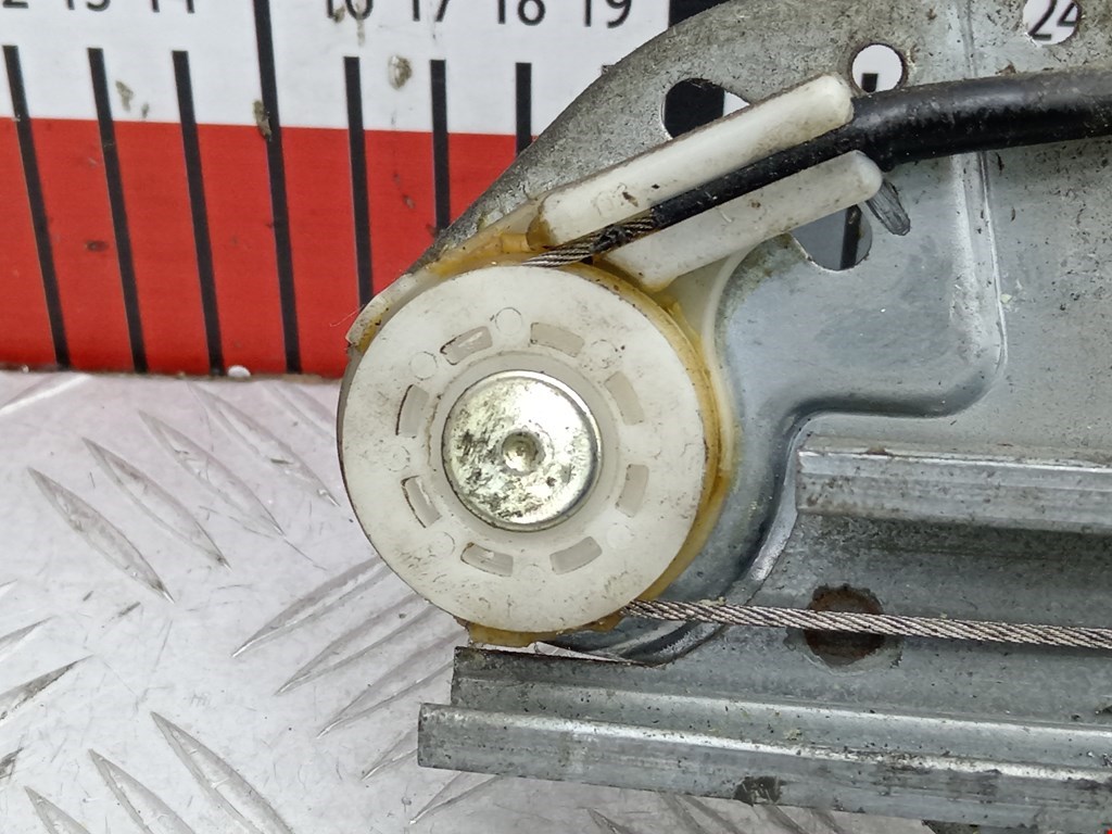 Стеклоподъемник задний правый MAZDA 626 GE 1992-1997