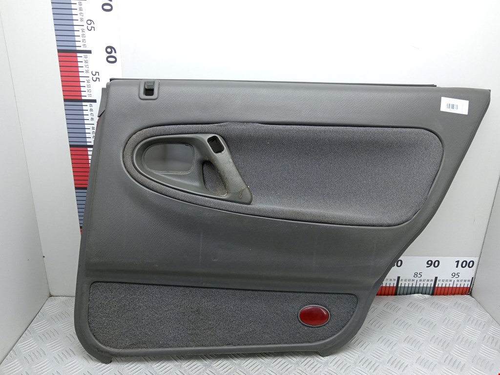 Обшивка двери задняя правая MAZDA 626 GE 1992-1997