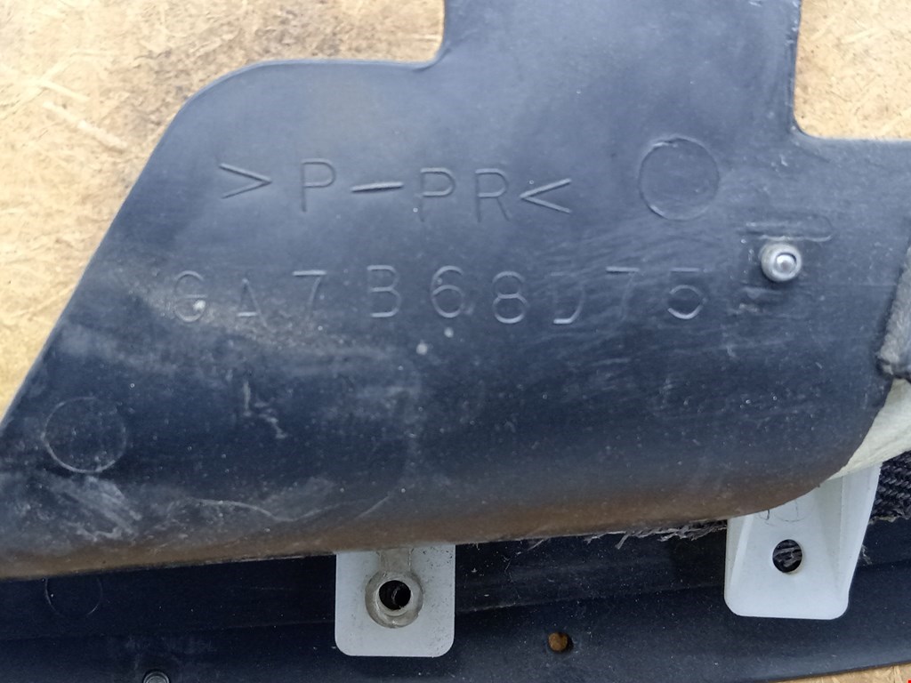 Обшивка двери задняя правая MAZDA 626 GE 1992-1997