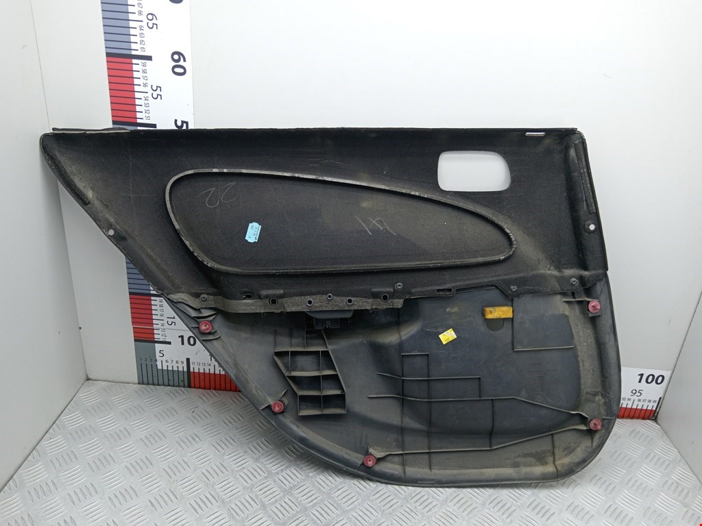 Обшивка двери задняя правая TOYOTA Corolla E110 1997-2002