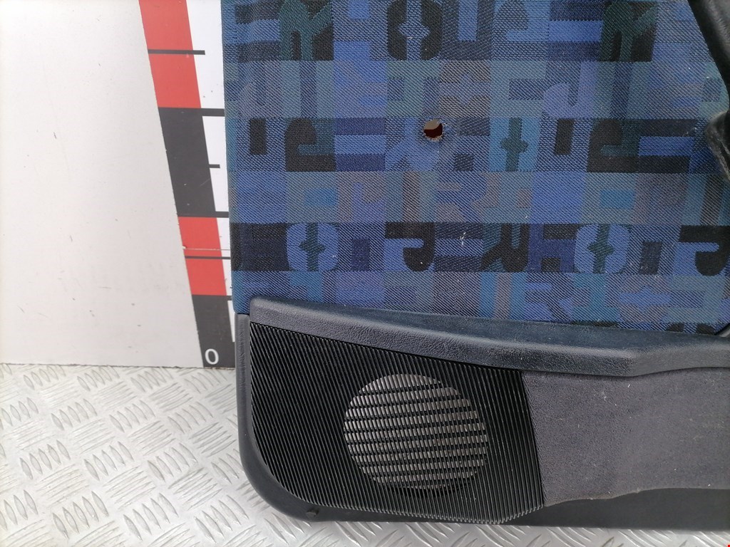 Обшивка двери задняя правая MERCEDES-BENZ C-Class C-klasse W202 1993-2000