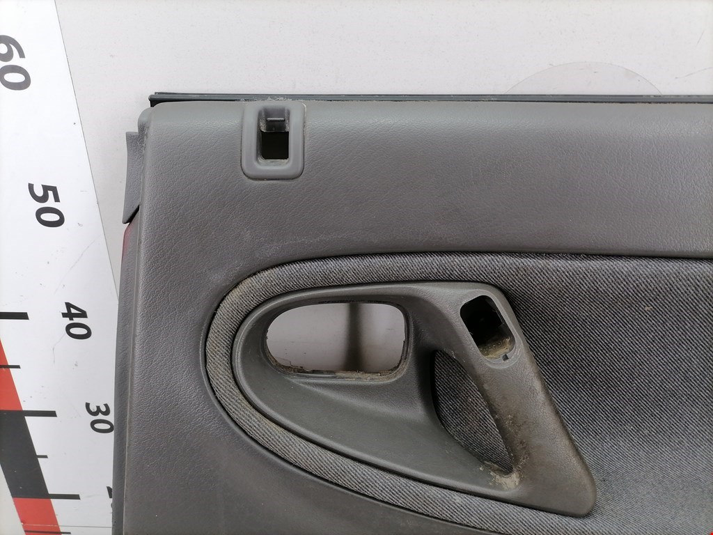 Обшивка двери задняя правая MAZDA 626 GE 1992-1997