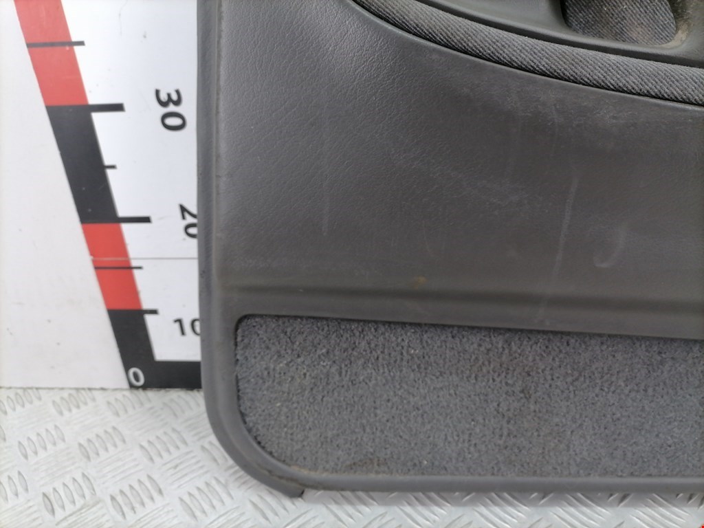 Обшивка двери задняя правая MAZDA 626 GE 1992-1997