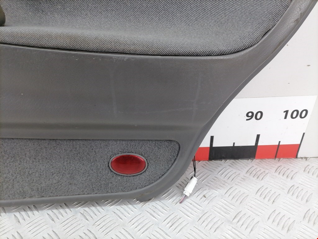 Обшивка двери задняя правая MAZDA 626 GE 1992-1997