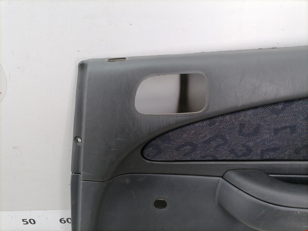 Обшивка двери задняя правая TOYOTA Corolla E110 1997-2002