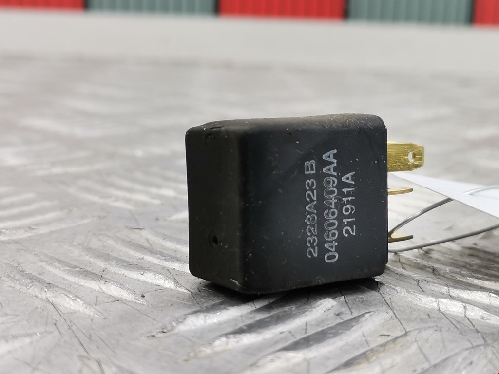 Реле CHRYSLER 300 M 300M 1998-2004