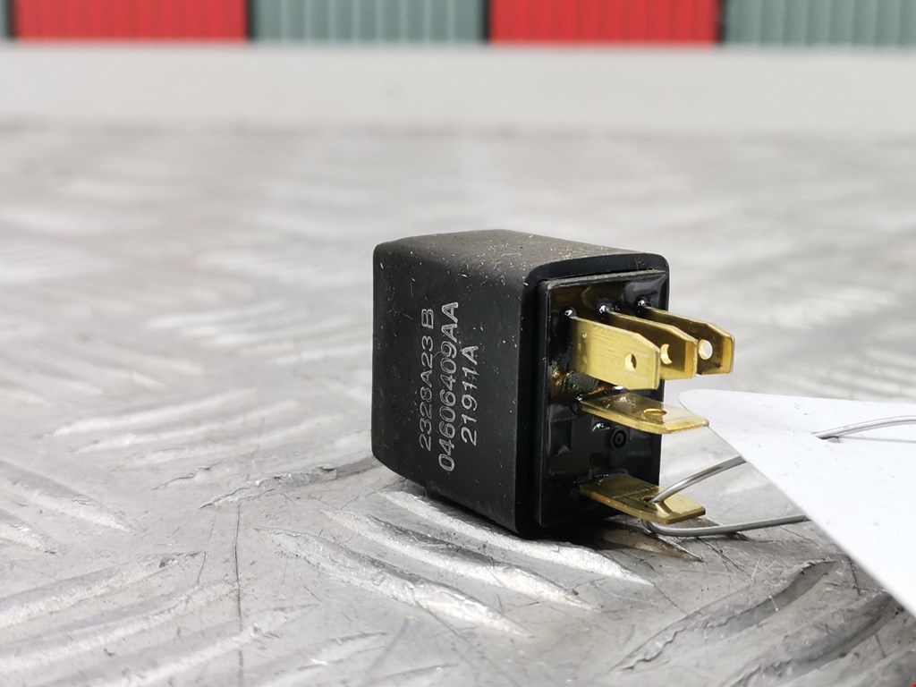 Реле CHRYSLER 300 M 300M 1998-2004