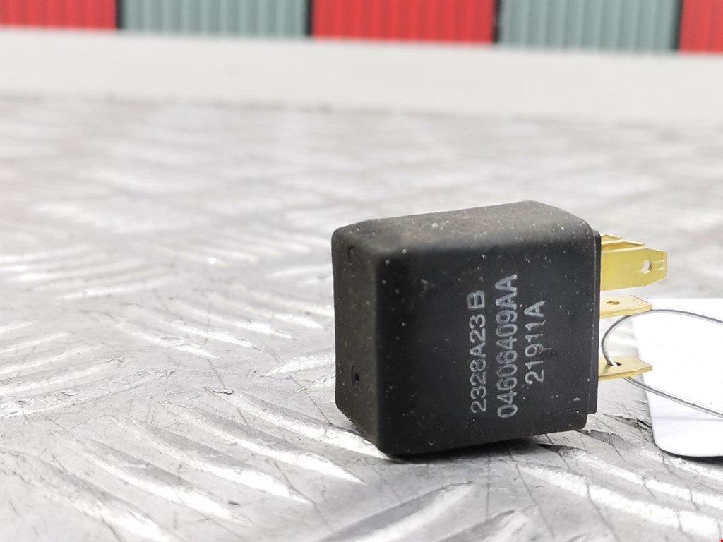 Реле CHRYSLER 300 M 300M 1998-2004