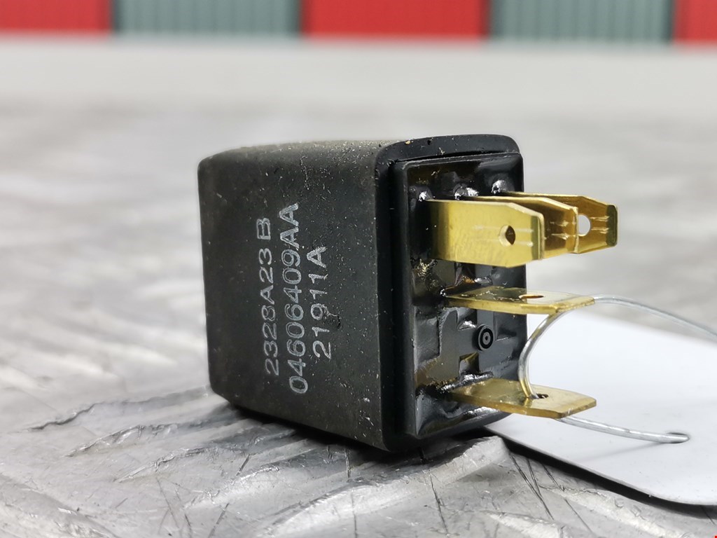 Реле CHRYSLER 300 M 300M 1998-2004