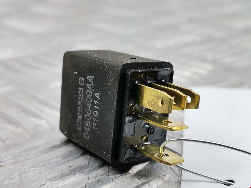 Реле CHRYSLER 300 M 300M 1998-2004