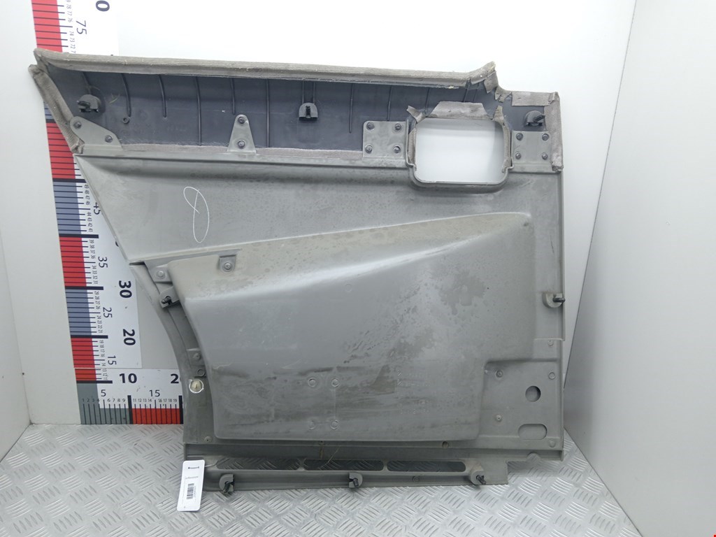 Обшивка двери задняя правая PONTIAC Trans Sport 1989-1996