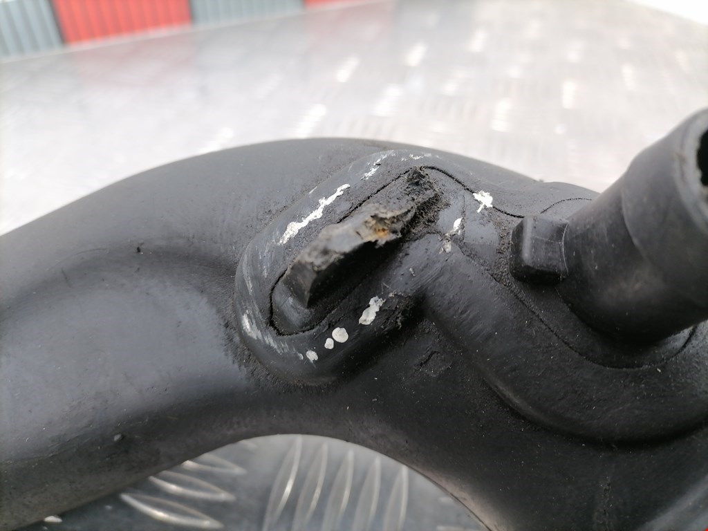 Патрубок воздушного фильтра JEEP Patriot 2007-2017