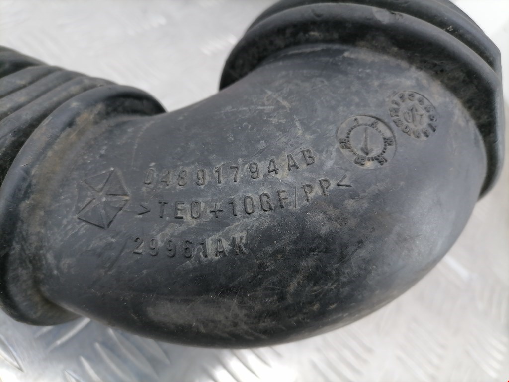 Патрубок воздушного фильтра JEEP Patriot 2007-2017