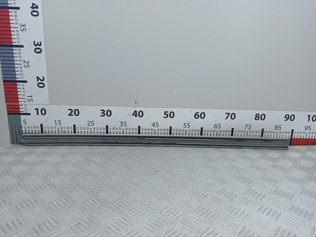 Накладка (молдинг) двери задней правой Pontiac Trans Sport 1 (1990-1996)